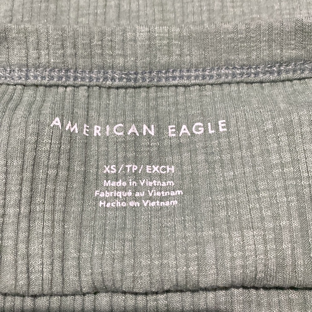 American Eagle. cropped tank top - Picture 3 of 7